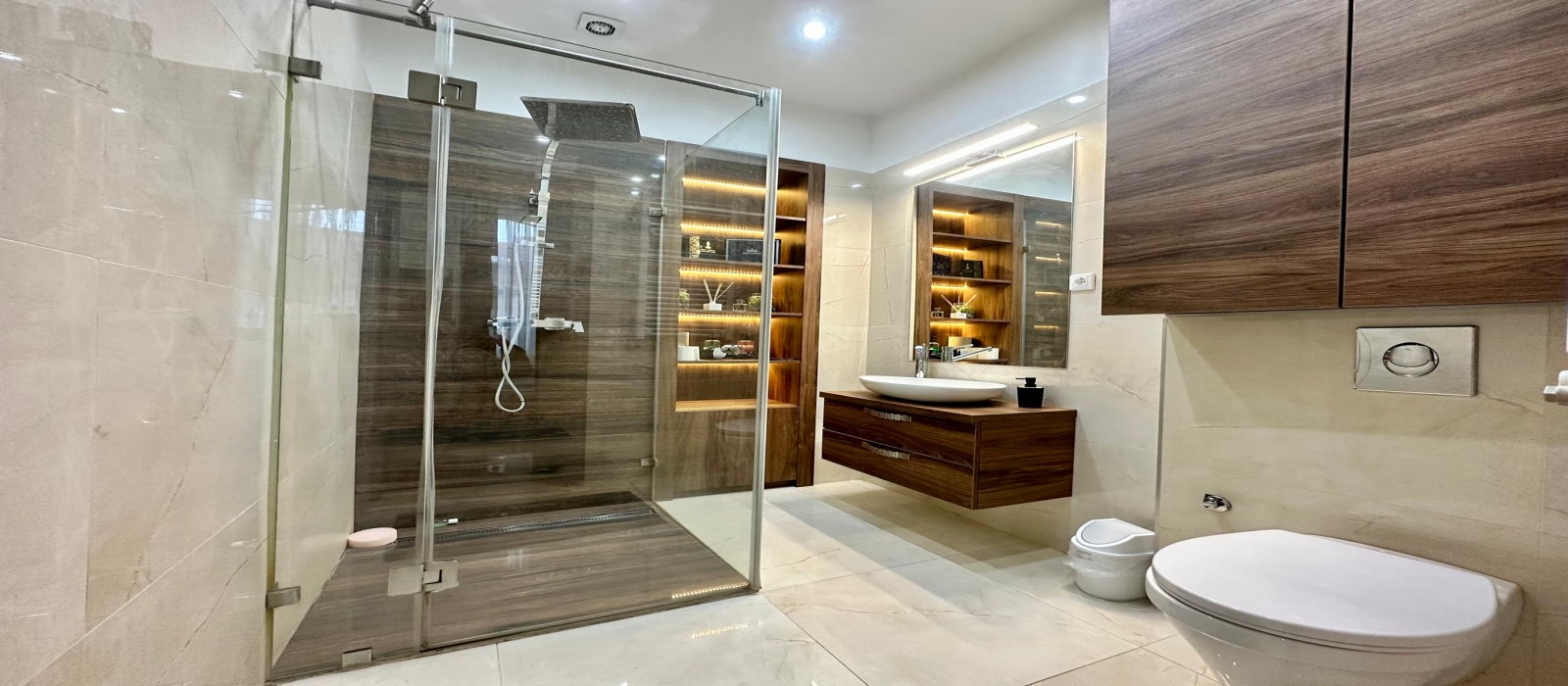 Hungary, 2 Bedrooms Bedrooms, ,2 BathroomsBathrooms,Apartment,For sale,1400
