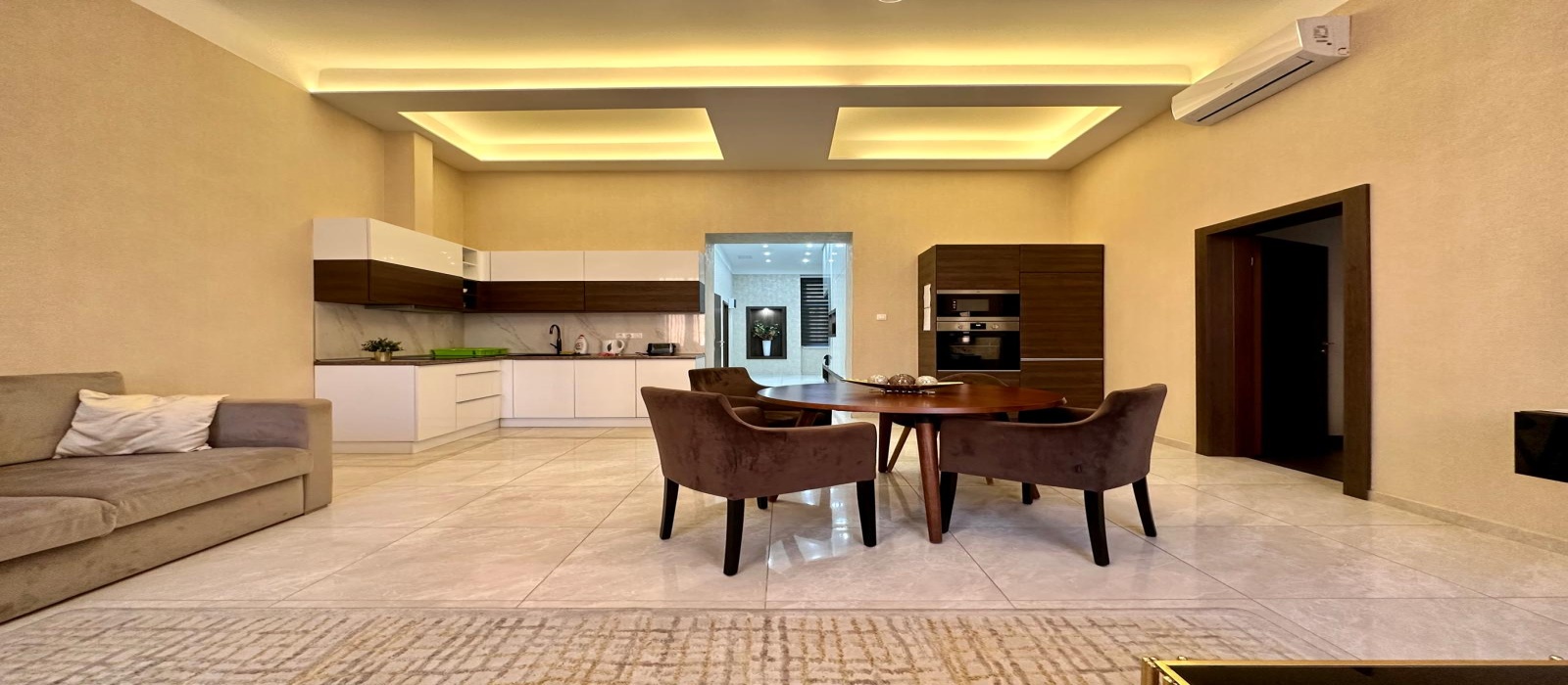 Hungary, 2 Bedrooms Bedrooms, ,2 BathroomsBathrooms,Apartment,For sale,1400