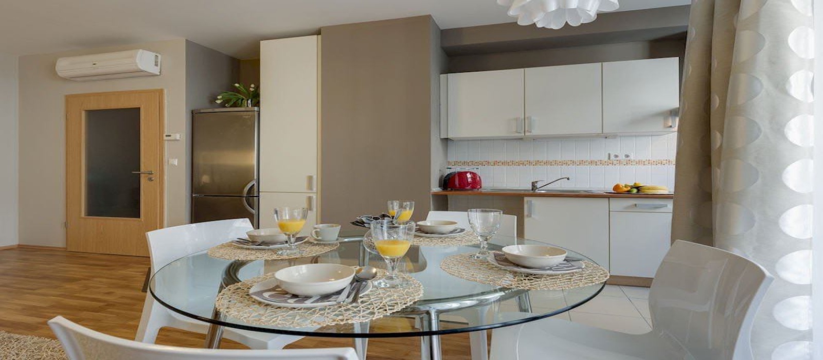 Hungary, 1 Bedroom Bedrooms, 1 Room Rooms,4 BathroomsBathrooms,Apartment,For sale,1401