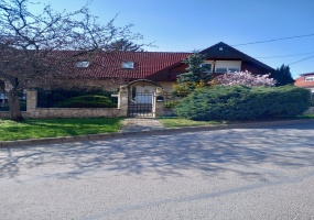 Hungary, 5 Bedrooms Bedrooms, 5 Rooms Rooms,Villa,For sale,1403