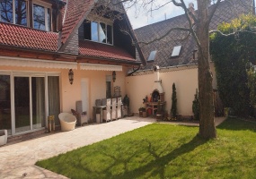 Hungary, 5 Bedrooms Bedrooms, 5 Rooms Rooms,Villa,For sale,1403