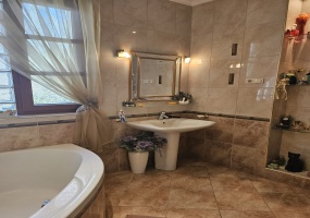 Hungary, 2 Bedrooms Bedrooms, 1 Room Rooms,1 BathroomBathrooms,Apartment,For sale,1404