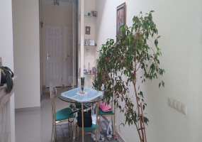 Hungary, 2 Bedrooms Bedrooms, 1 Room Rooms,1 BathroomBathrooms,Apartment,For sale,1404