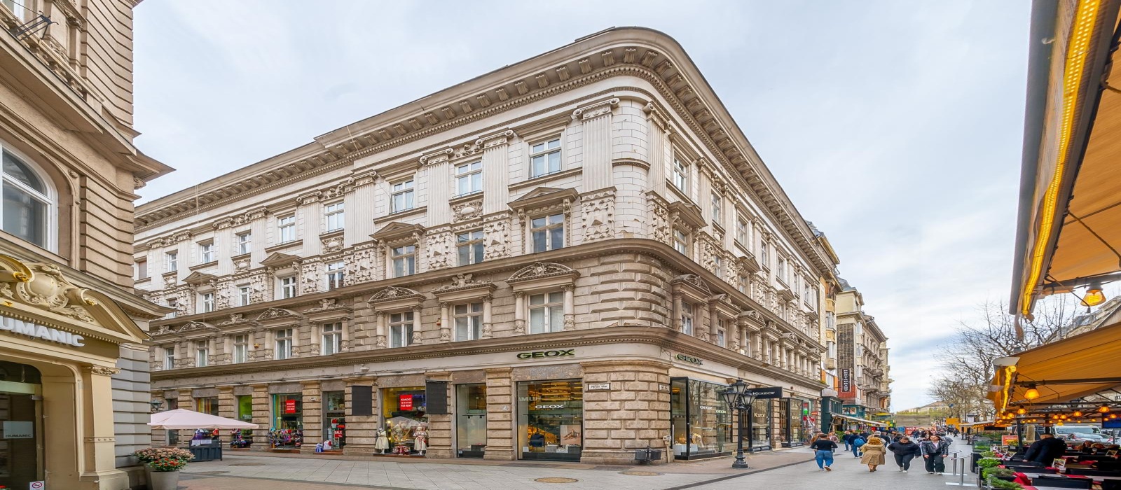 Hungary, 2 Bedrooms Bedrooms, ,2 BathroomsBathrooms,Apartment,For sale,1405