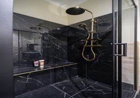 Hungary, 3 Bedrooms Bedrooms, ,2 BathroomsBathrooms,Apartment,For sale,1408