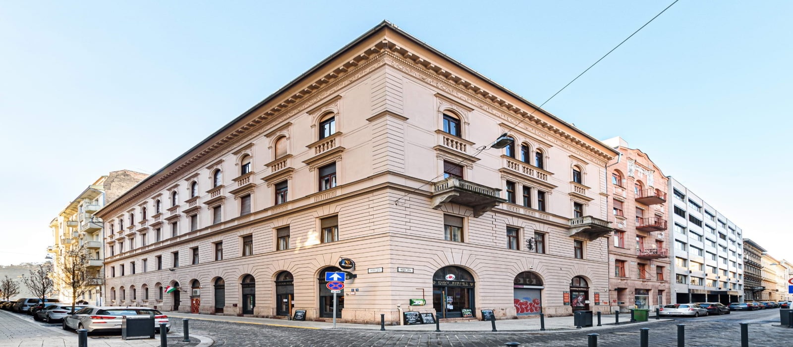 Hungary, 2 Bedrooms Bedrooms, ,2 BathroomsBathrooms,Apartment,For sale,1411