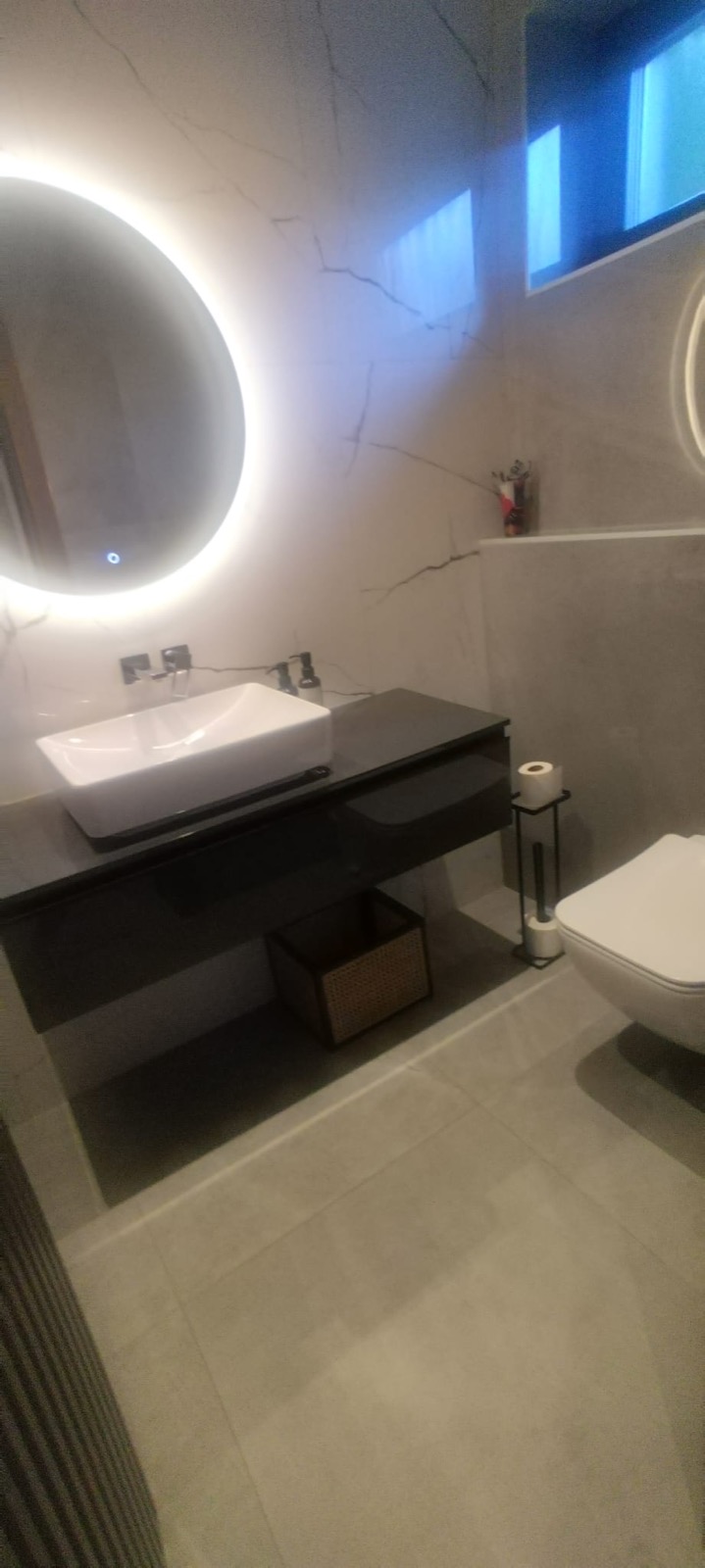 4 Bedroom Bedrooms, 5 Room Rooms,4 BathroomBathrooms,Villa,For sale,0,854535