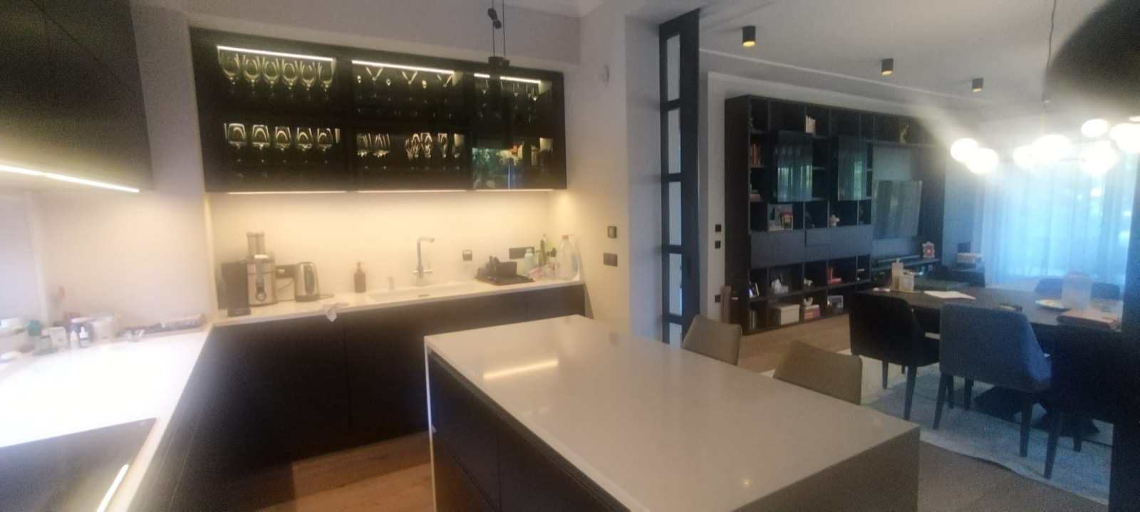 4 Bedroom Bedrooms, 5 Room Rooms,4 BathroomBathrooms,Villa,For sale,0,854535